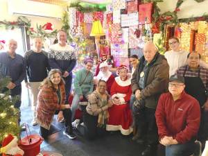 A Better Place does it again! The MW Rotary Club wishes to thank Annie and all the folks at A Better Place Bar and Grill in Central Valley for hosting another great Breakfast with Santa and Mrs. C. Delicious food, a cozy atmosphere, and abundant smiles made for a great day!