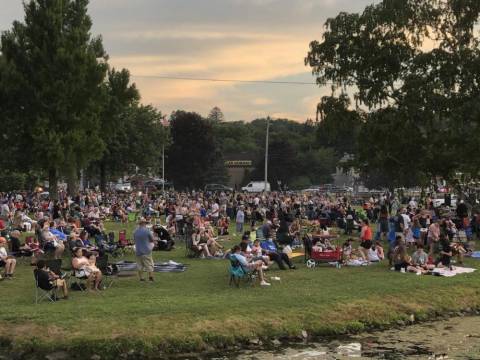 Monroe fireworks draws crowd