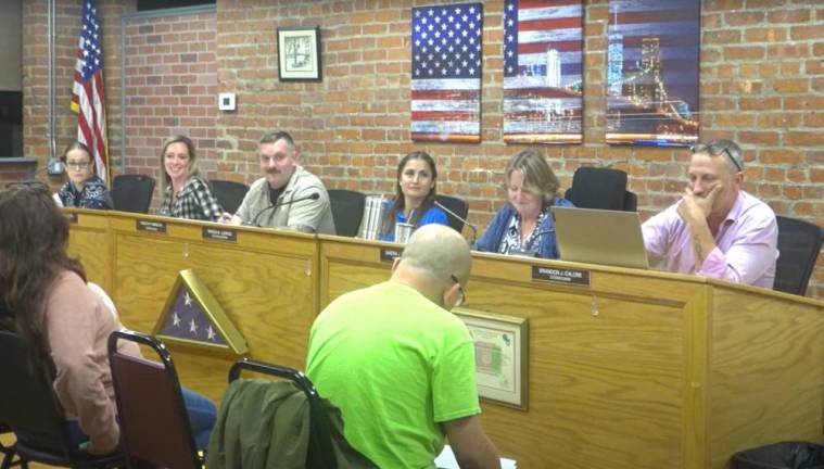 The Oct. 1 Woodbury Town Board meeting covered the upcoming budget, town salaries, the new Ethics Commitee, and who will replace resigning Councilmember Timothy Finnegan.